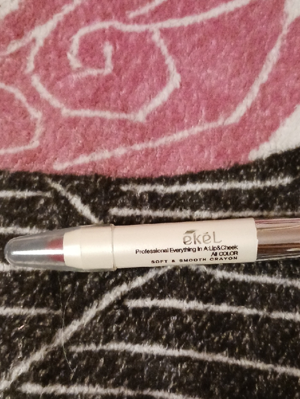 Ekel Lip & Cheek Crayon - Creamy Light Red